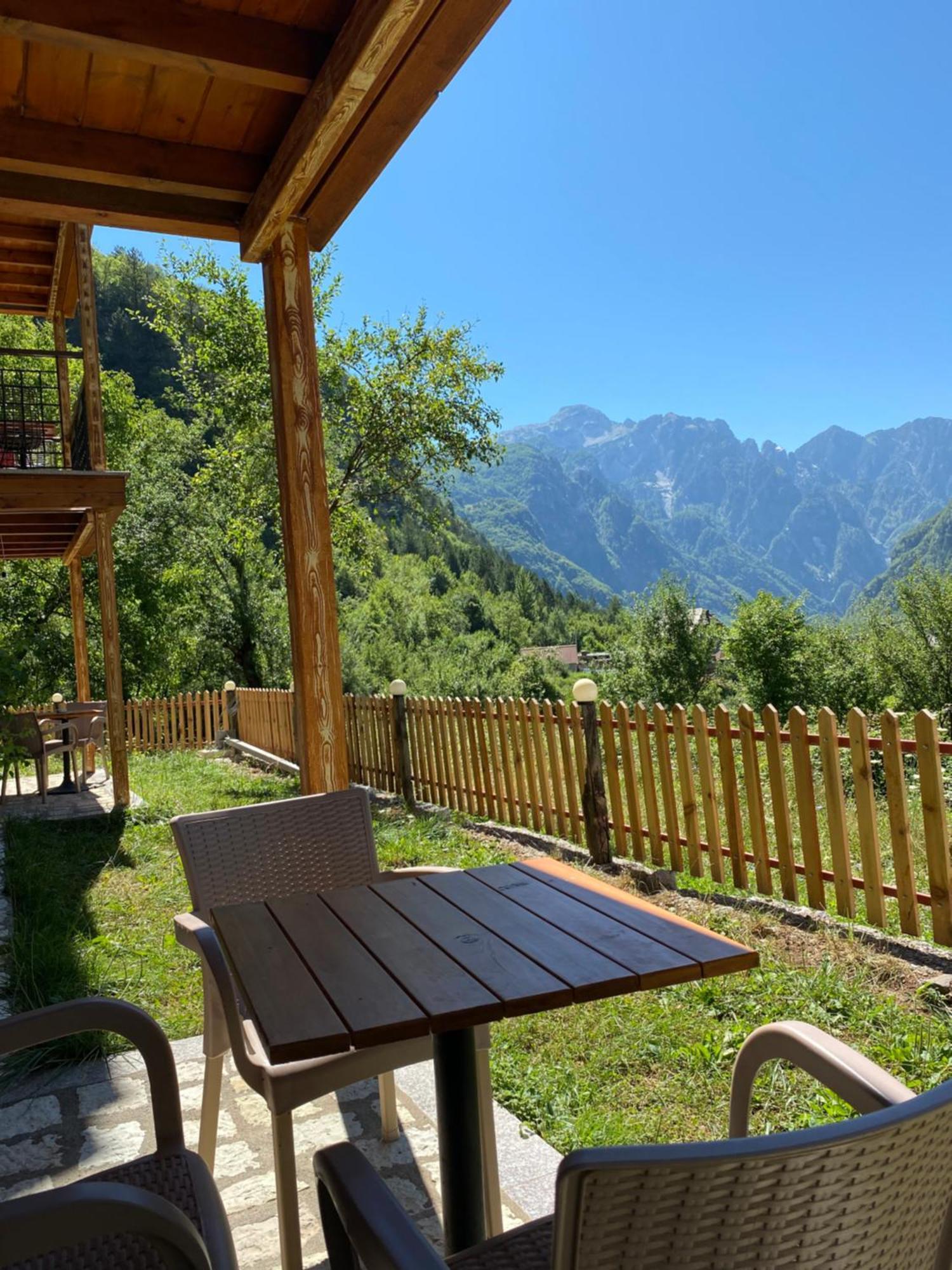 Gegest Hotel Теті Екстер'єр фото