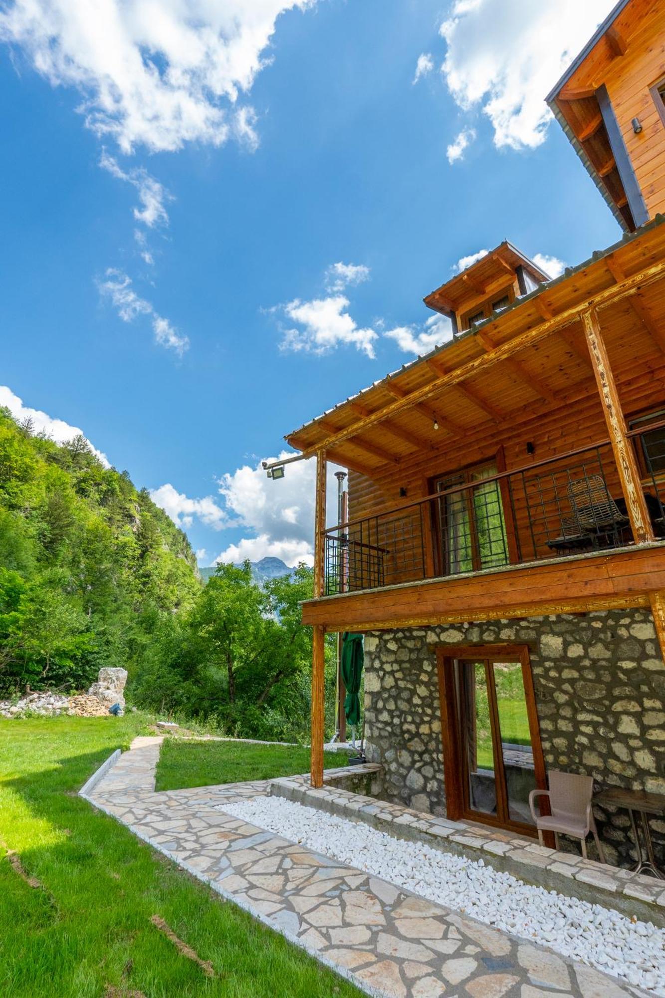 Gegest Hotel Теті Екстер'єр фото