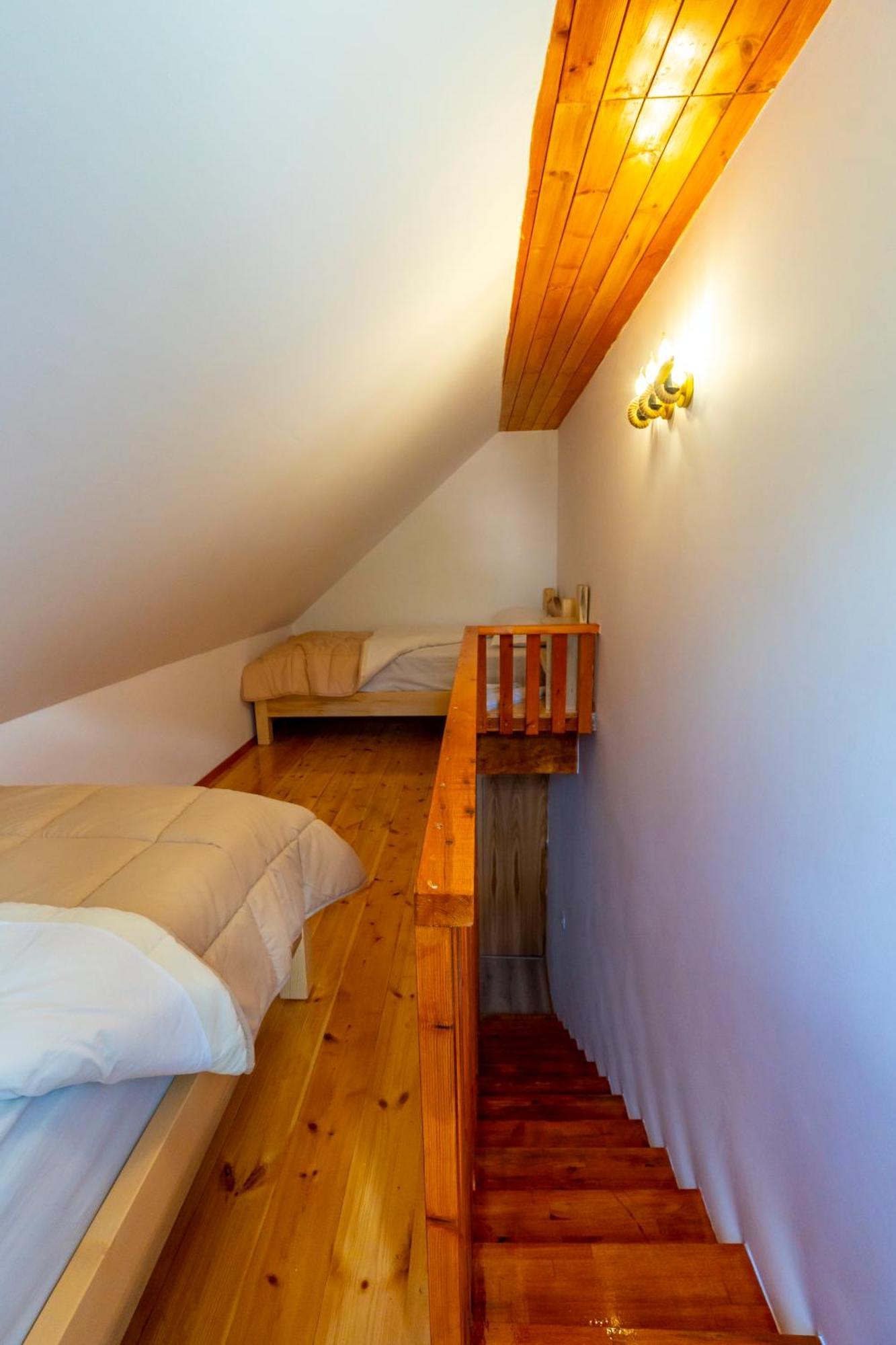 Gegest Hotel Теті Екстер'єр фото
