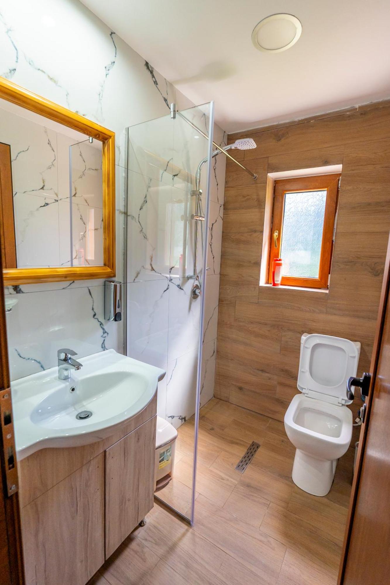 Gegest Hotel Теті Екстер'єр фото