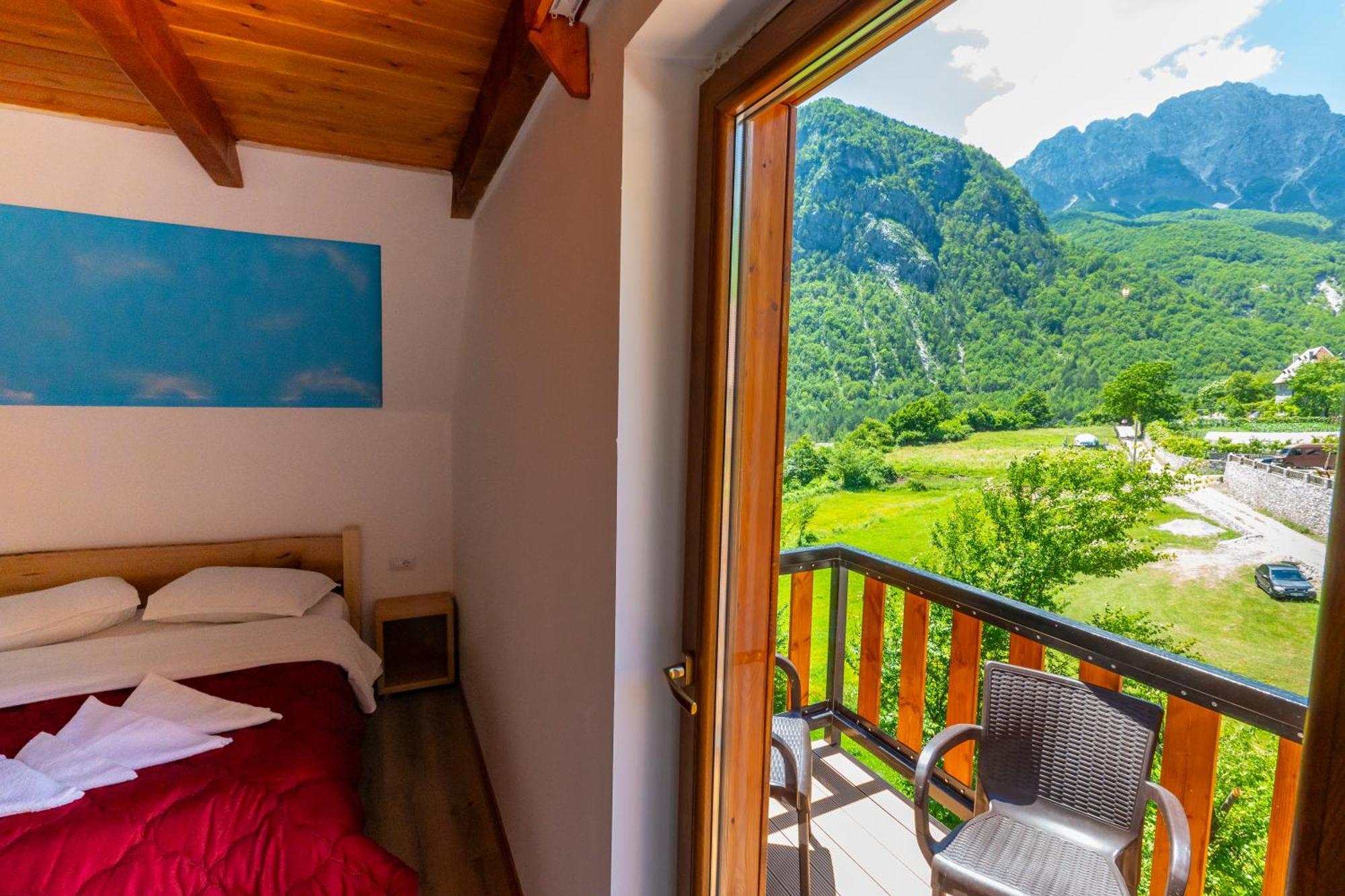 Gegest Hotel Теті Екстер'єр фото