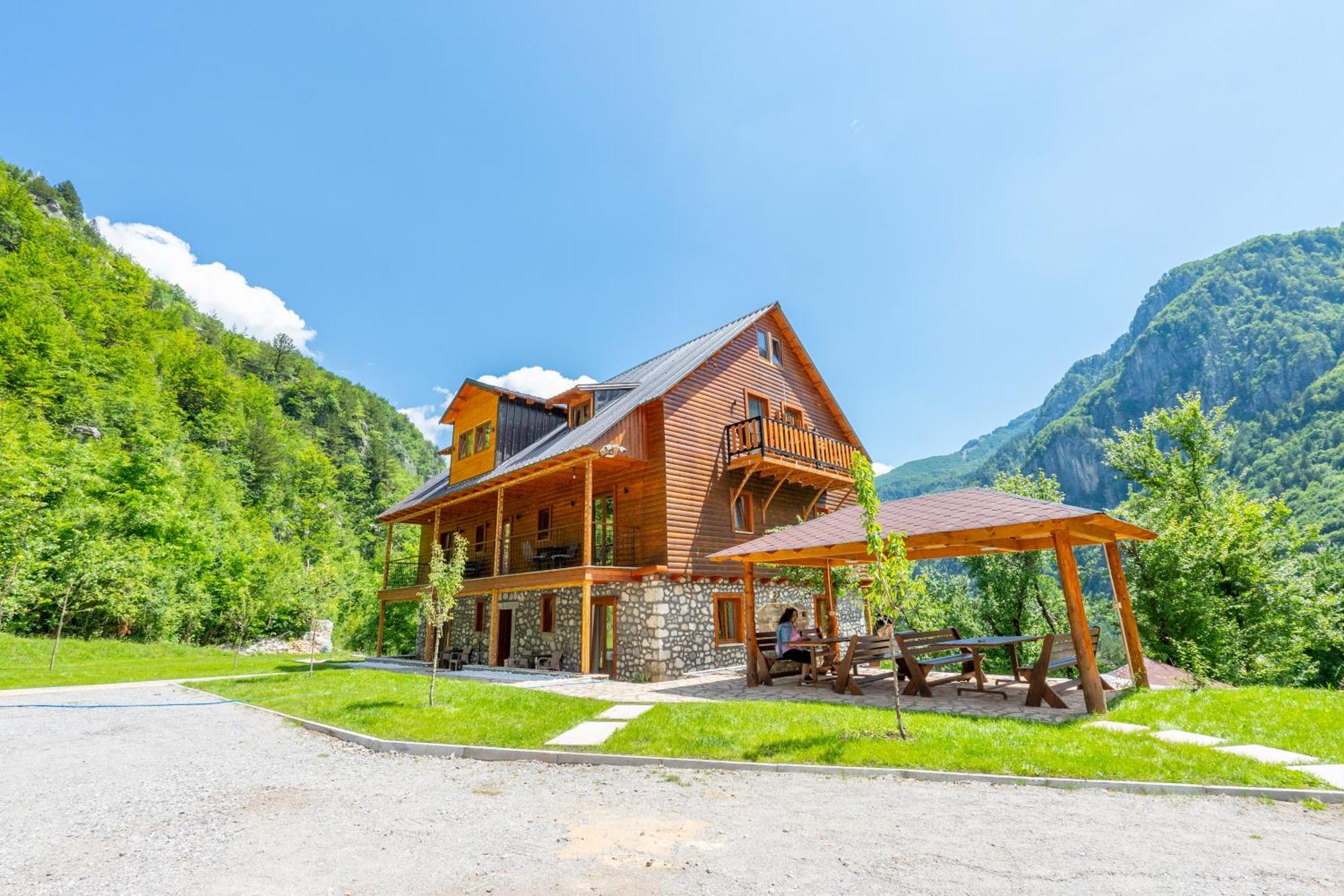 Gegest Hotel Теті Екстер'єр фото